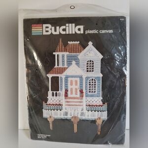 Bucilla Plastic Canvas Victorian House Key Holder Yarn Craft 10" x 11" #6026